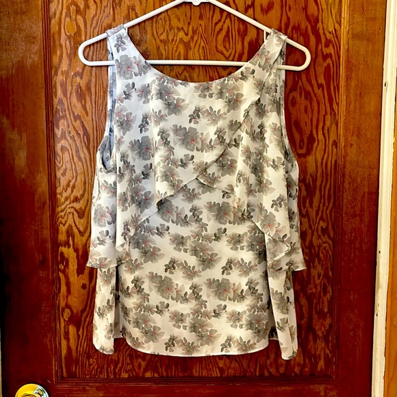 Attention Size Lg floral top - Picture 1 of 5